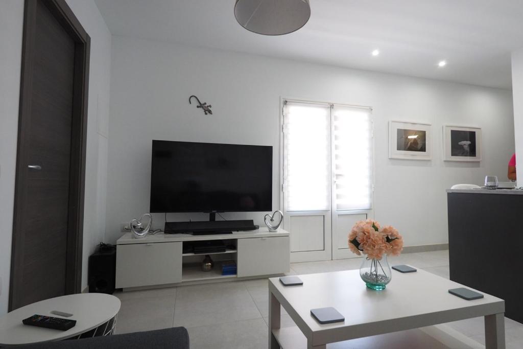 Private Apartment With Mountain And Sea Views, La Asomada, Lanzarote ติอาส ภายนอก รูปภาพ